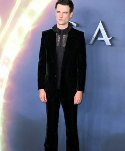 Tom Sturridge TV Series The Sandman Black Velvet Suit