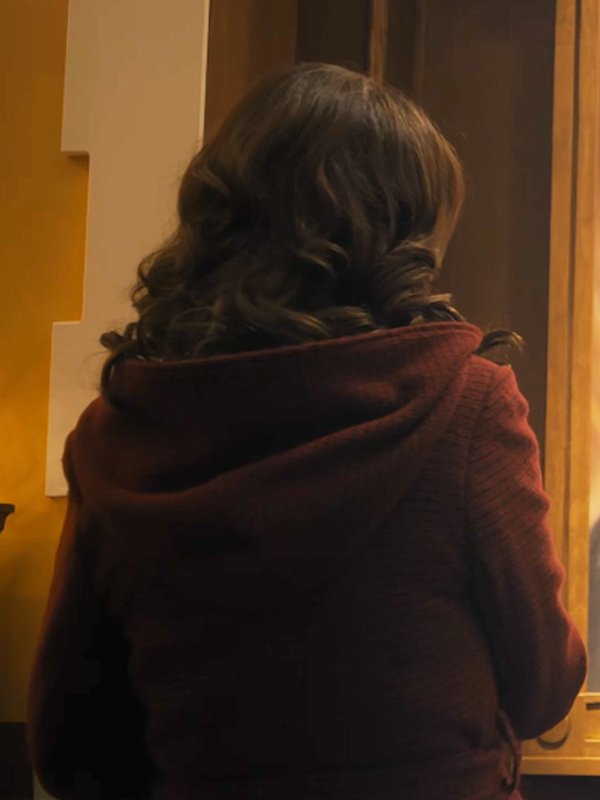 Movie The Best Christmas Pageant Ever 2024 Judy Greer Red Trench Coat Judy Greer The Best Christmas Pageant Ever Red Coat