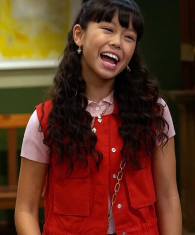 Vampirina Teenage Vampire S01 Sophie Red Vest